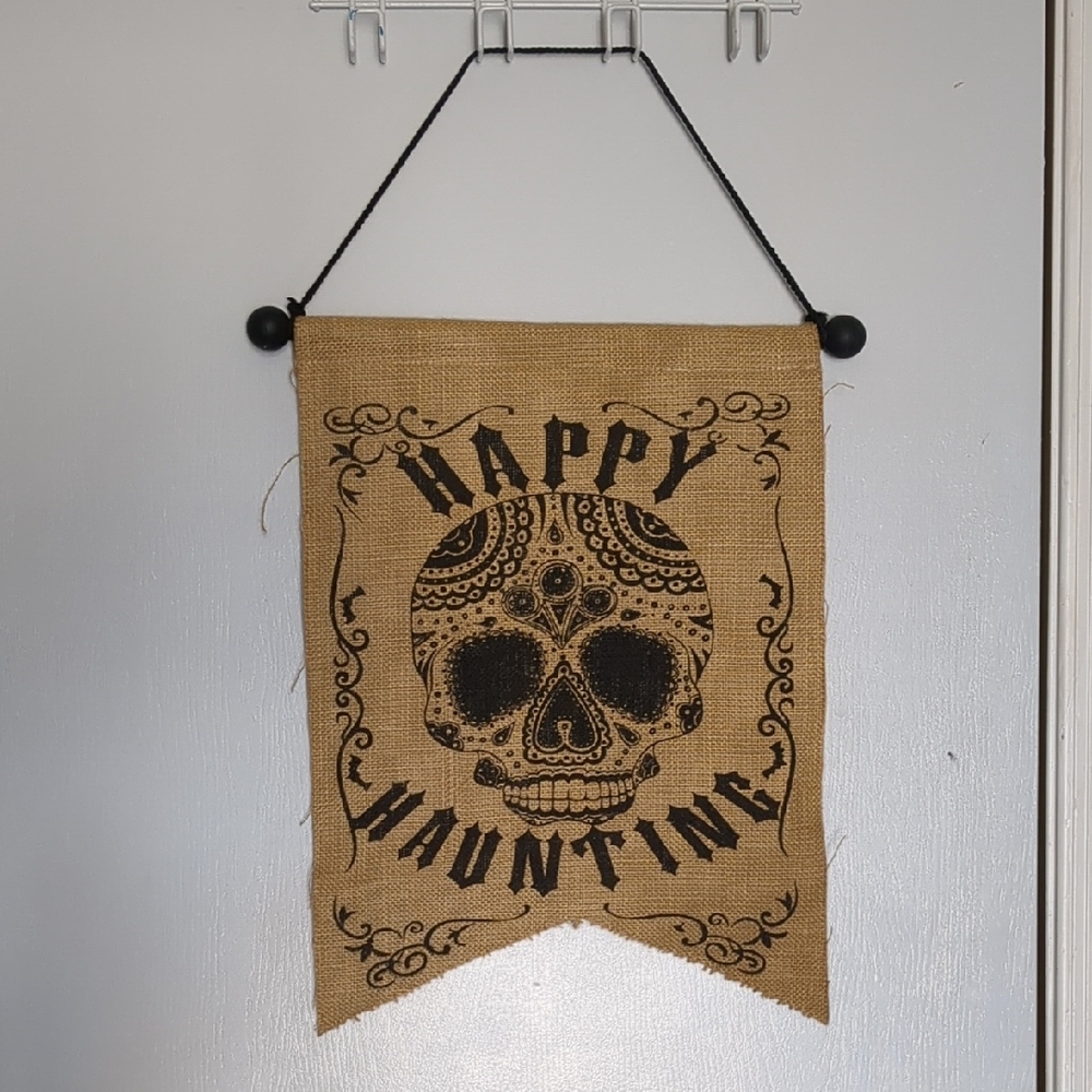 Happy Haunting Skull Wall Hanging